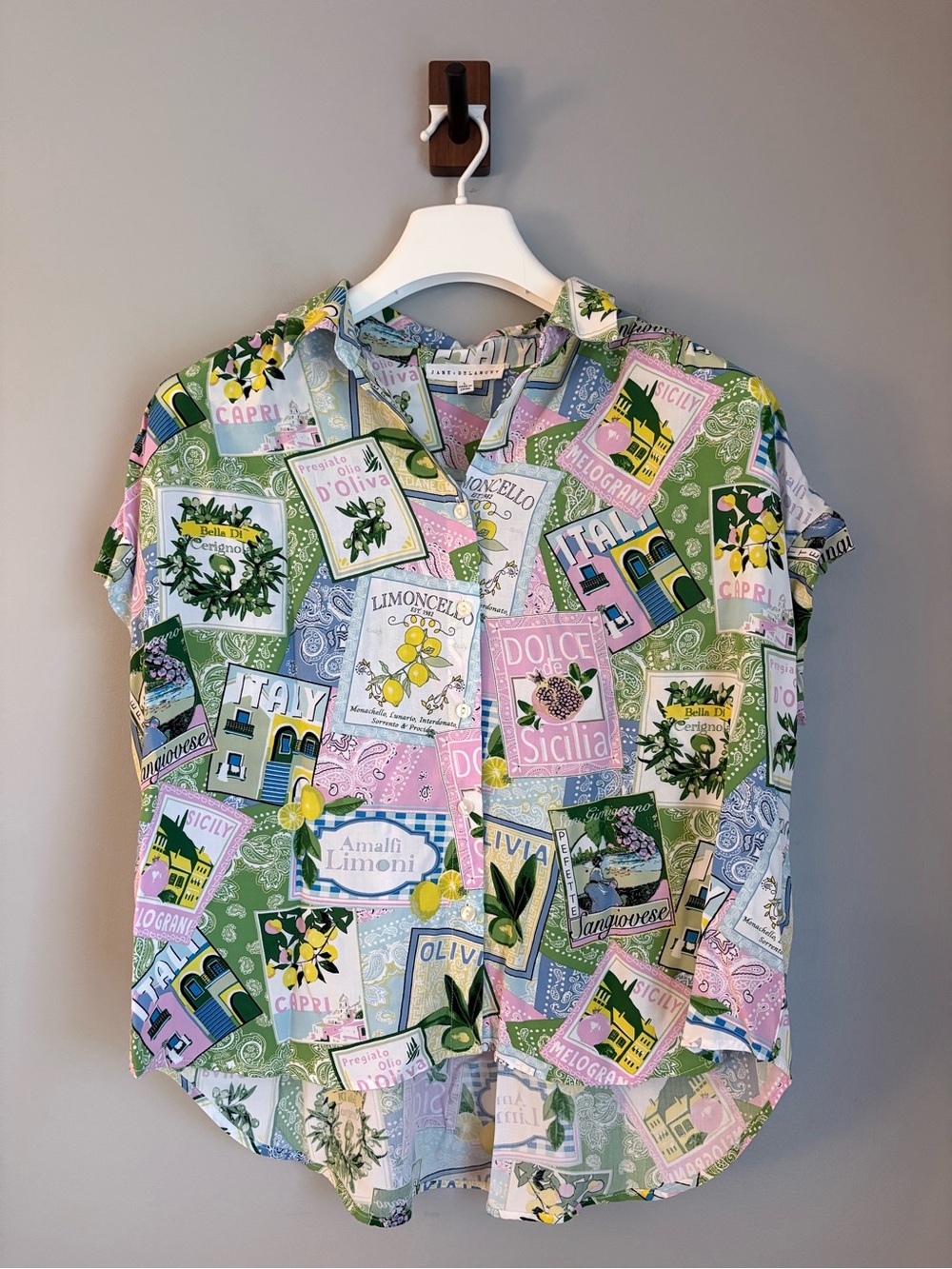 Jane + Delancey Italian Postcard Limoncello Graphic Button Front Blouse Large